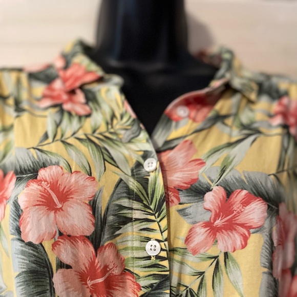 ⚡️5/$15⚡️American Eagle | Yellow Hawaiian Crop Top | S - Picture 4 of 12